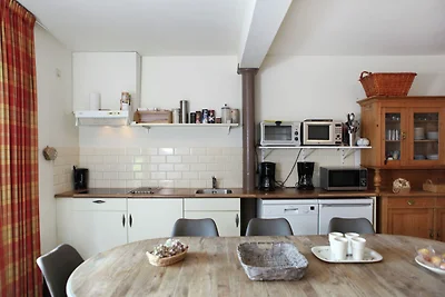 Komfortable Wohnung mit Blick auf Obstgärten