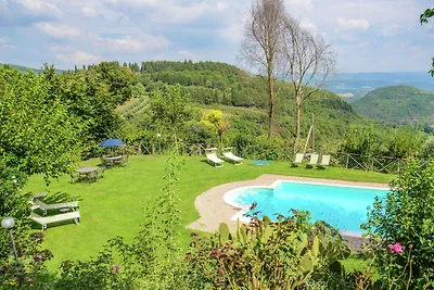 Moderna casa vacanze con piscina