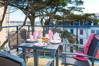 Studio mit Balkon oder Terrasse in Strandnähe