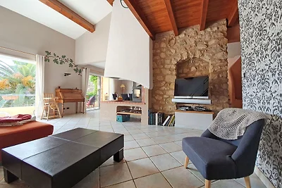 Geräumige Villa mit privatem Pool und Sauna