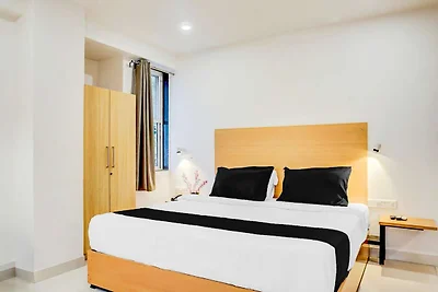 Super Townhouse Hadapsar Savali Inn