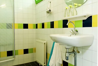 Bungalow con camino, non lontano da Assen