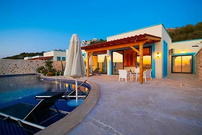 Villa in Kalkan mit Schwimmbecken