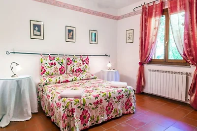 Fesselnde Villa in Ricadi mit Pool