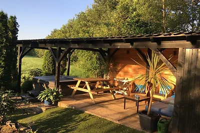 Moderna casa vacanze con vasca idromassaggio