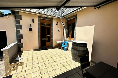 Haus in Mont-Dore mit Bergblick