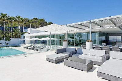 Elegante villa vicino alla città di Ibiza