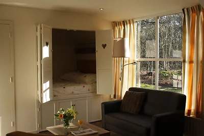 Romantico bungalow con lavastoviglie, immerso...