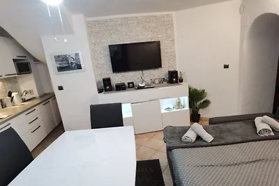 Apartments Diadora - Studio apartment Stone