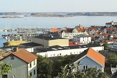 3 persone case ad LYSEKIL