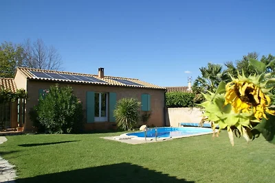 Casa Vacanze a Noves con Piscina