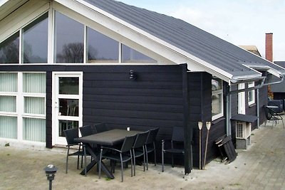 Geräumiges Ferienhaus in Jütland in Meernähe