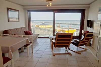 Studio in Nieuwpoort near Sandy Beaches