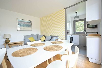 Sehr schöne Wohnung mit Balkon - 4P/1BR - 600...