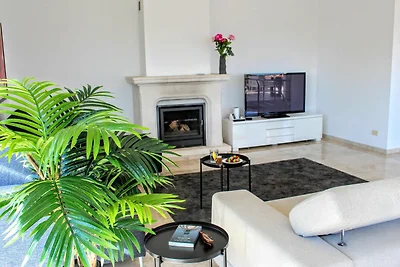 Villa mit beheiztem Pool