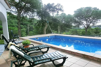 Villa an der Costa Brava mit Privatpool