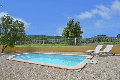 Belle villa avec piscine privée dans le Gard