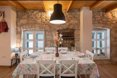 Schönes Ferienhaus mit Schwimmbad