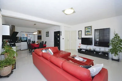 Villa Blanka - Six Bedroom Villa with Swimmin...