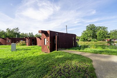 Grote bungalow met balkon van Belvilla