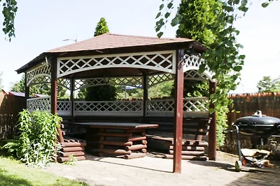 Gemütliches Ferienhaus in Gleznowo in Seenähe