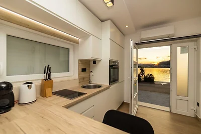 Apartments Ema - Studio Apartment with Sea...