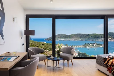 Breathtaking Villa Vis Five Bedroom Villa wit...