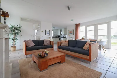 IJsselmeer-Villa mit Sauna & Whirlpool