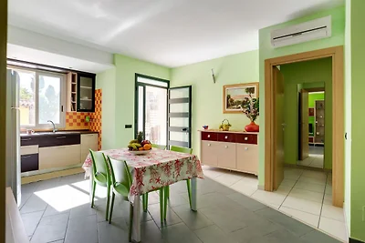 Appartamento vicino al mare con patio