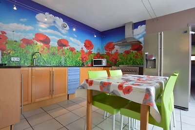 Deliziosa villa a Sourbrodt con piscina