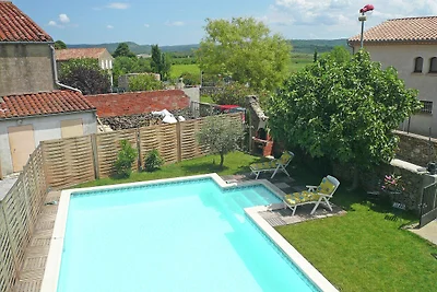 Charmantes Ferienhaus in Talairan mit Pool