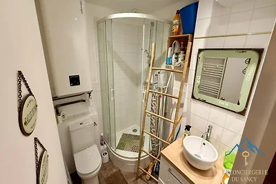 Heller Bereich in der Nähe des Parkeingangs