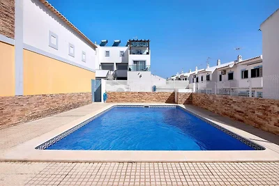 Faszinierendes Ferienhaus in Manta Rota mit...