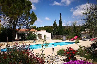 Villa met zwembad in Lézignan-Corbières