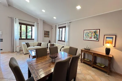 Charmante villa met gedeeld zwembad nabij Cas...
