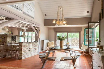 Authentische Villa mit Wellness in...