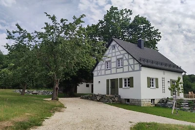 Ferienhaus in Ahorntal mit Schwimmbecken