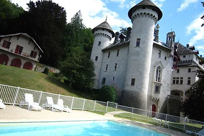 Gemütliches Schloss mit Schwimmbad