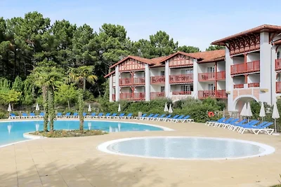 Picturesque Old Aquitaine Apartment for 5