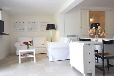 Wunderschöne Wohnung mit Balkon