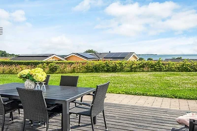 10 Personen Ferienhaus in Sjølund-By Traum