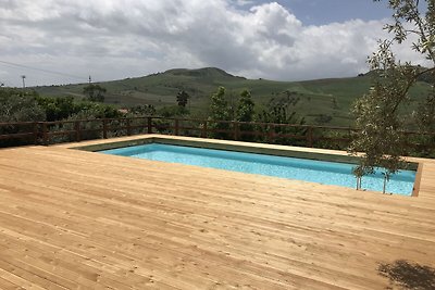 Geräumiges Ferienhaus in Sizilien mit Pool