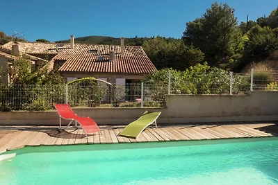 Stilvolle Villa mit Schwimmbad