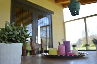 Modernes Ferienhaus am Waldrand in Burgund