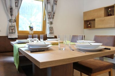 Spacious Apartment in Saalbach with Ski boot...