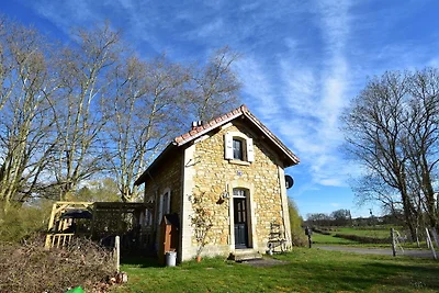 Gemütliches Ferienhaus in Montaron mit Garten