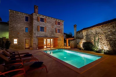 Splendida villa con piscina privata a Ližnjan