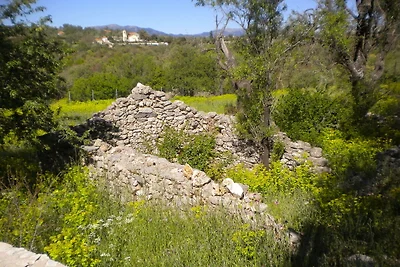 Gemütliches Ferienhaus in Leonidio mit Garten