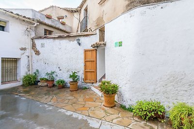 Accogliente casa di campagna con cortile