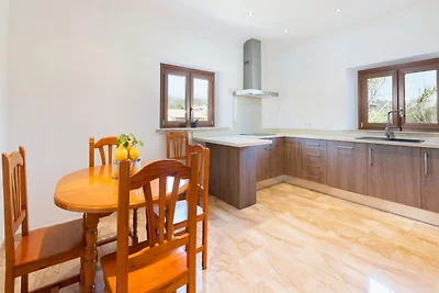 Moderne rustieke landvilla met zwembad
